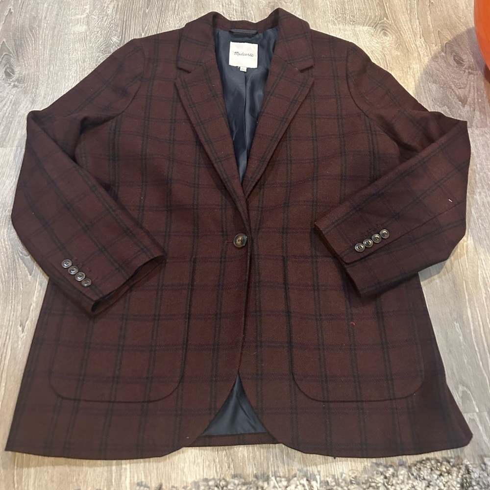 Madewell Burgundy Plaid Blazer size extra large with button closure and pockets